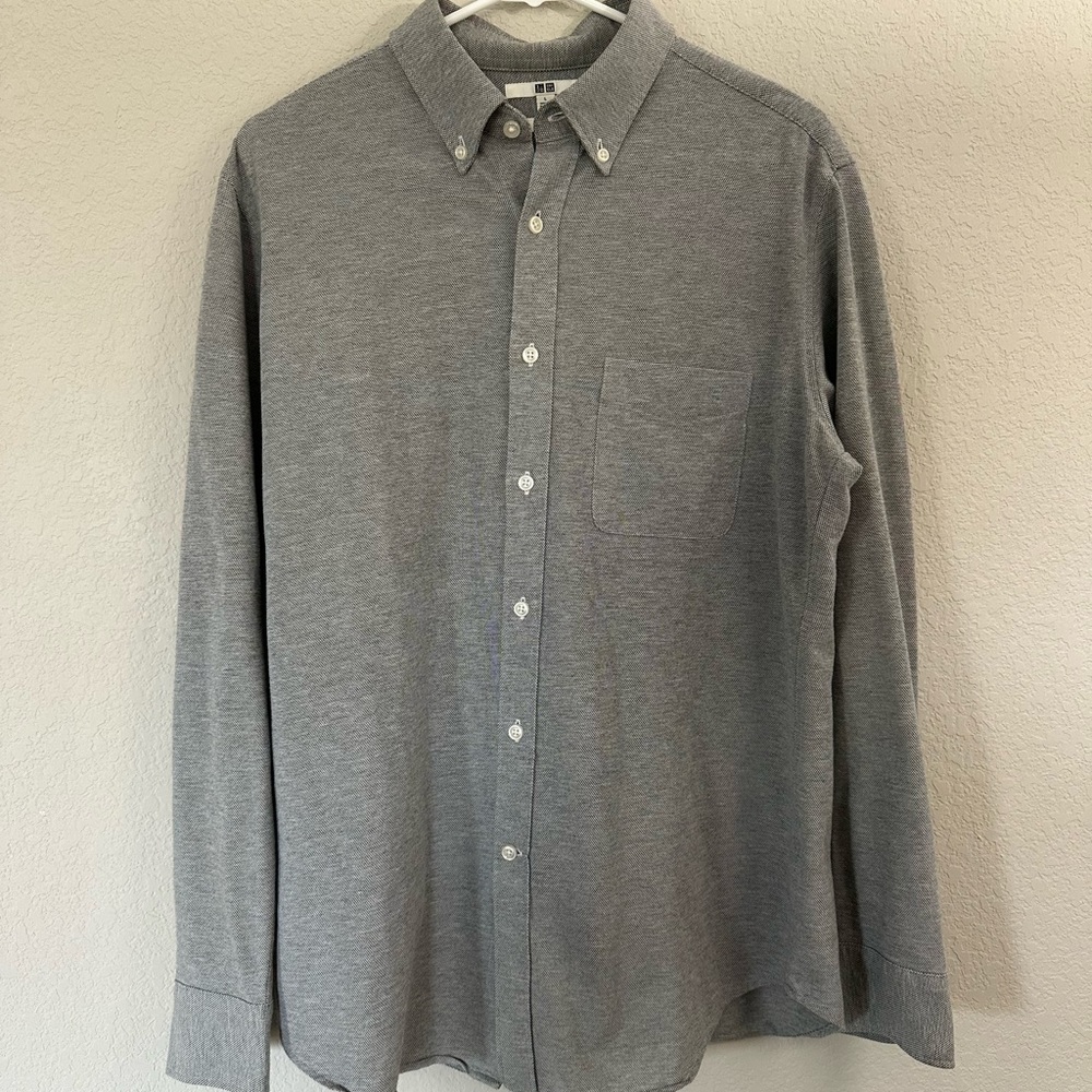 Uniqlo Oxford Slim Fit Button Up Shirt